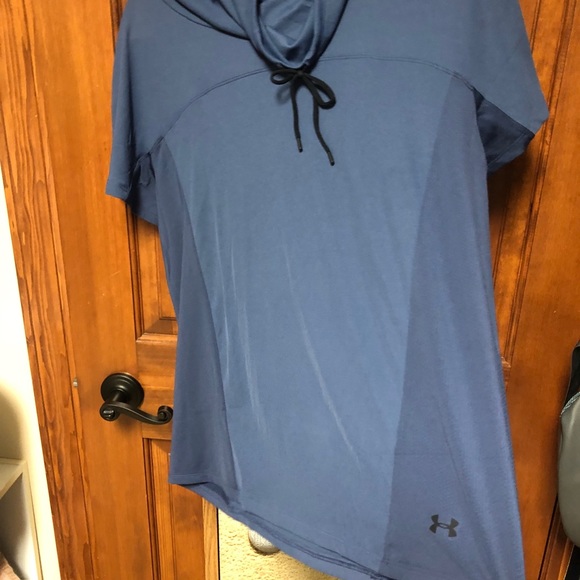 Fun workout top by under armor - Picture 5 of 8